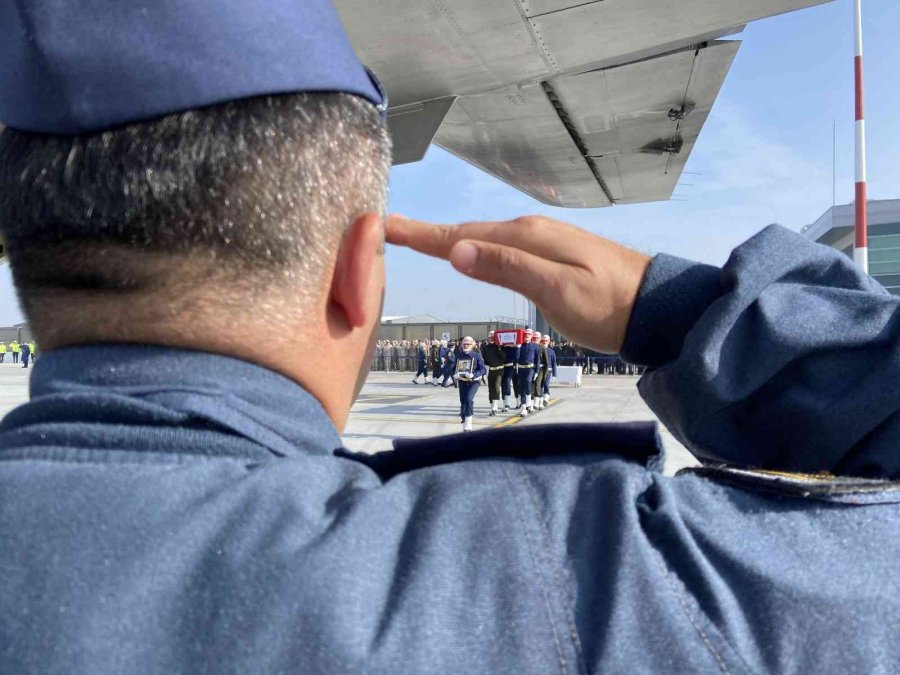 Konya’da Kazada Şehit Olan Askerlerin Cenazeleri Memleketlerine Gönderildi