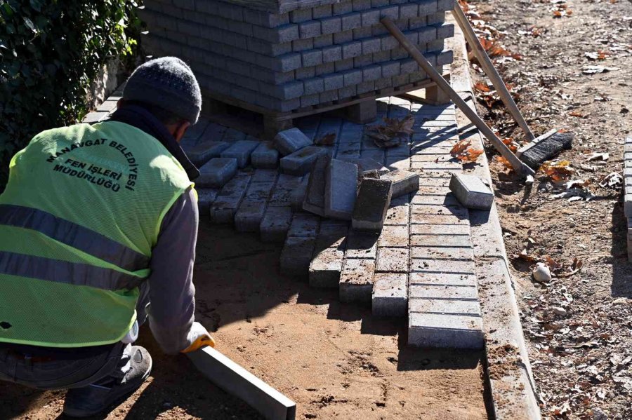 Side Mahallesi’nde Kaldırım Çalışması Başladı