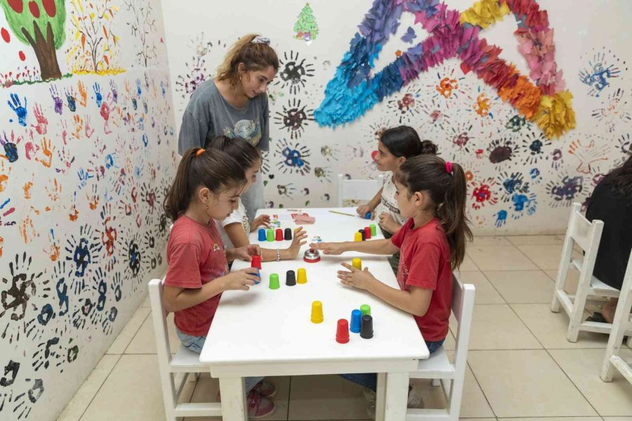 Büyükşehir Belediyesi Kadınlar Ve Çocuklara Pozitif Dokunuşlar Yapıyor