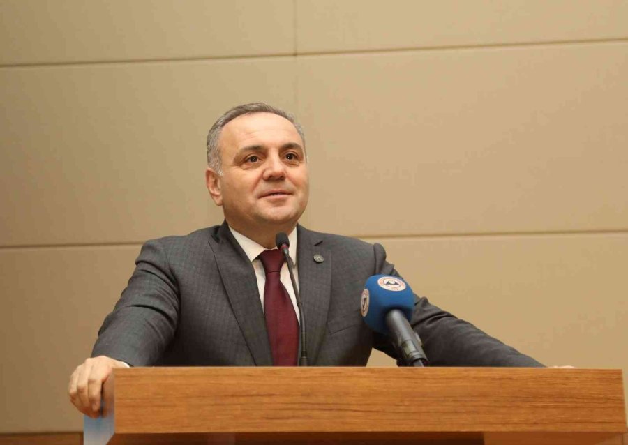 Gazeteci Oktay Ensari, Erü’lü Öğrenciler İle Tecrübelerini Paylaştı