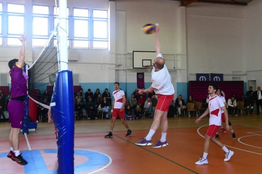 Öğrenci Voleybol Turnuvasında Şampiyonlar Belli Oldu