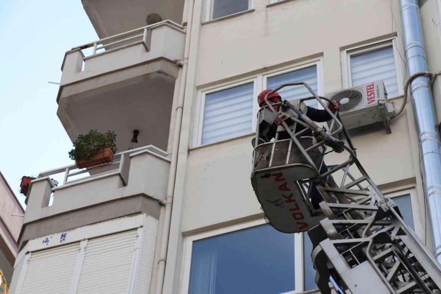 Balkonda Baygınlık Geçiren Alman Uyruklu Kadını İtfaiye Kurtardı