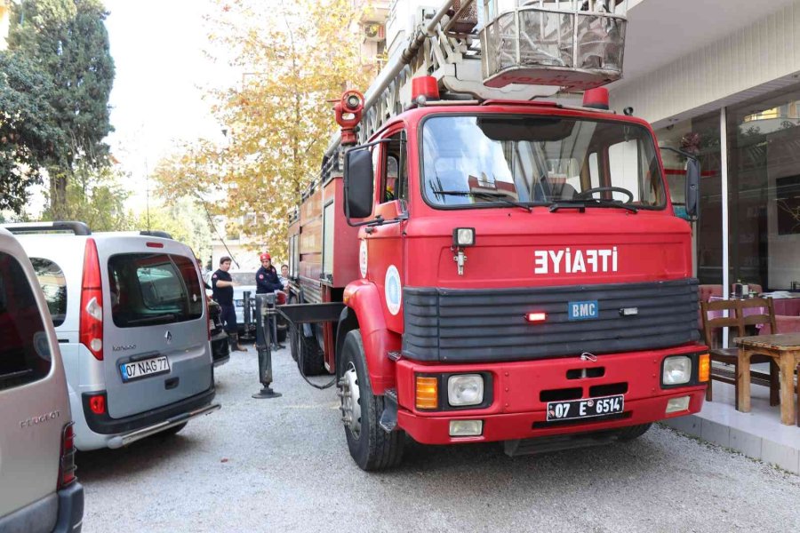 Balkonda Baygınlık Geçiren Alman Uyruklu Kadını İtfaiye Kurtardı