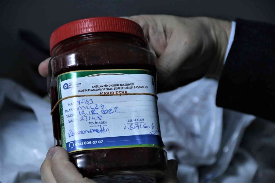 Halk Otobüsünde Su Kabağını Bile Unutarak ’bu Kadar Da Olmaz’ Dedirttiler