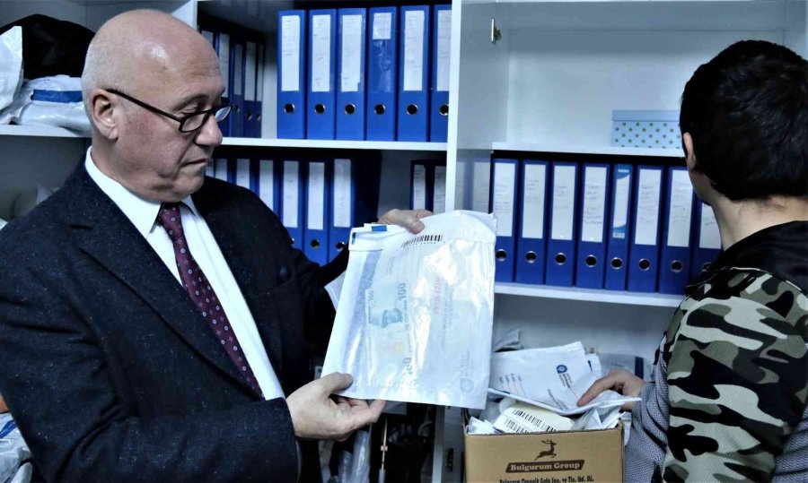 Halk Otobüsünde Su Kabağını Bile Unutarak ’bu Kadar Da Olmaz’ Dedirttiler