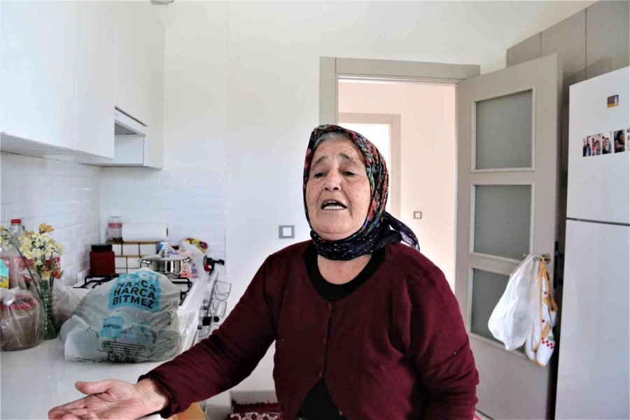 Tarihi Yangında "iğnem Bile Çıkmadı" Diyerek Feryat Eden Havva Teyze Yeni Evine Kavuştu