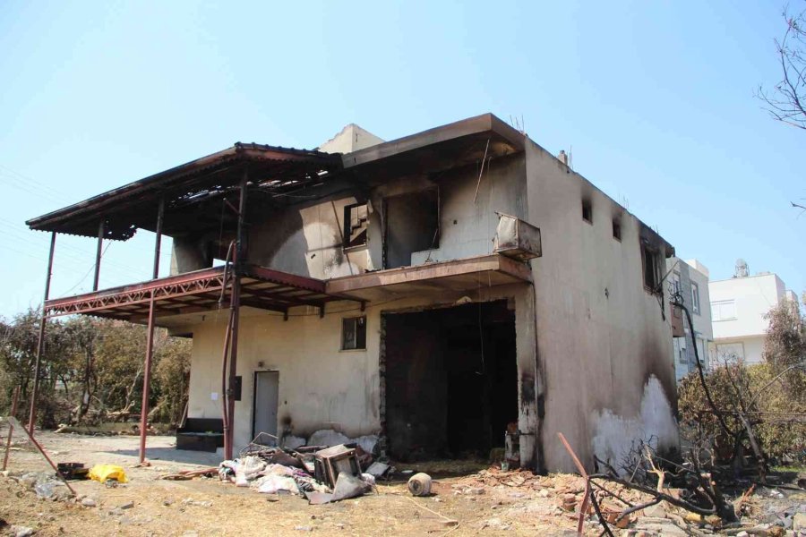 Tarihi Yangında "iğnem Bile Çıkmadı" Diyerek Feryat Eden Havva Teyze Yeni Evine Kavuştu