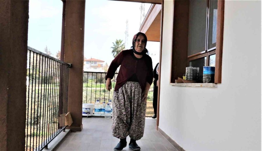 Tarihi Yangında "iğnem Bile Çıkmadı" Diyerek Feryat Eden Havva Teyze Yeni Evine Kavuştu