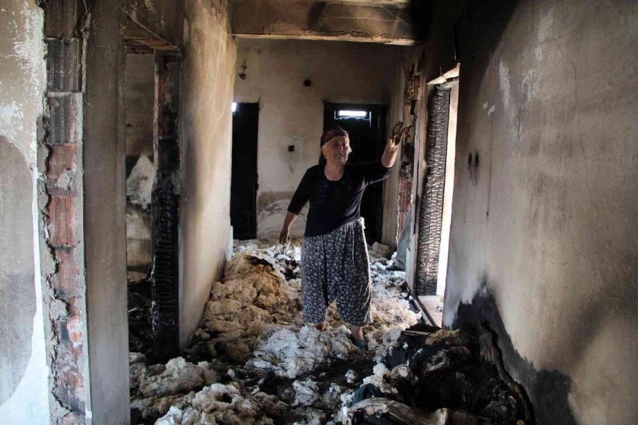 Tarihi Yangında "iğnem Bile Çıkmadı" Diyerek Feryat Eden Havva Teyze Yeni Evine Kavuştu