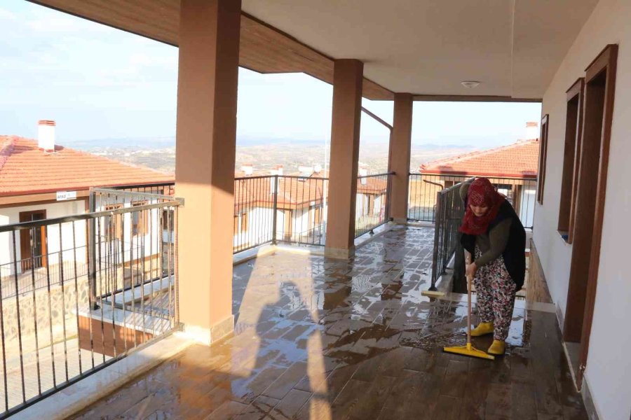 Tarihi Manavgat Yangını Sonrası Yapılan 427 Konutun Anahtarları Sahiplerine Teslim Ediliyor