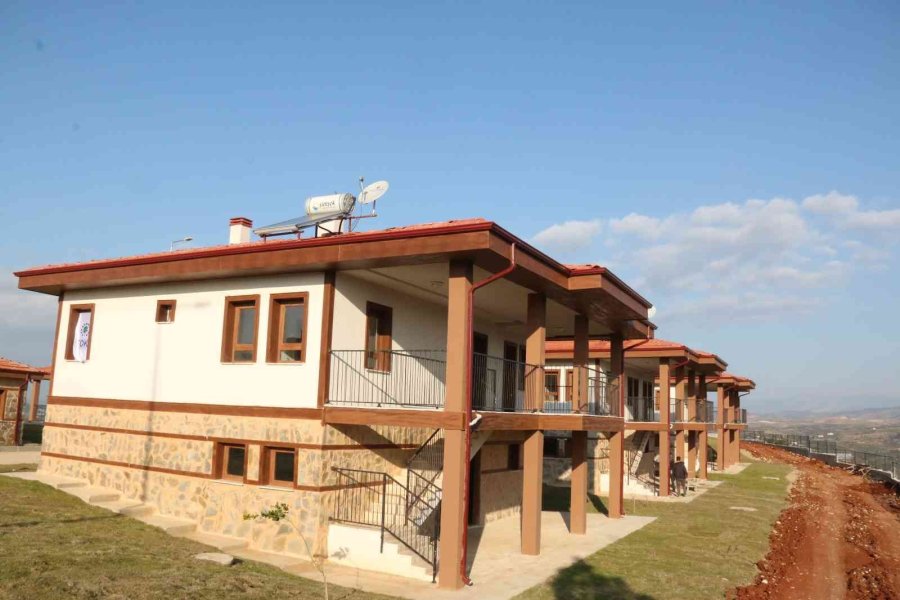 Tarihi Manavgat Yangını Sonrası Yapılan 427 Konutun Anahtarları Sahiplerine Teslim Ediliyor