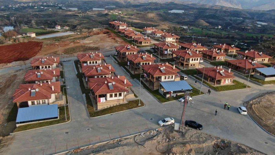 Tarihi Manavgat Yangını Sonrası Yapılan 427 Konutun Anahtarları Sahiplerine Teslim Ediliyor