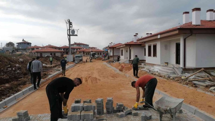 Manavgat Yangınında Evi Ve Hayvanları Yanmıştı, Yeni Evine Kavuştu