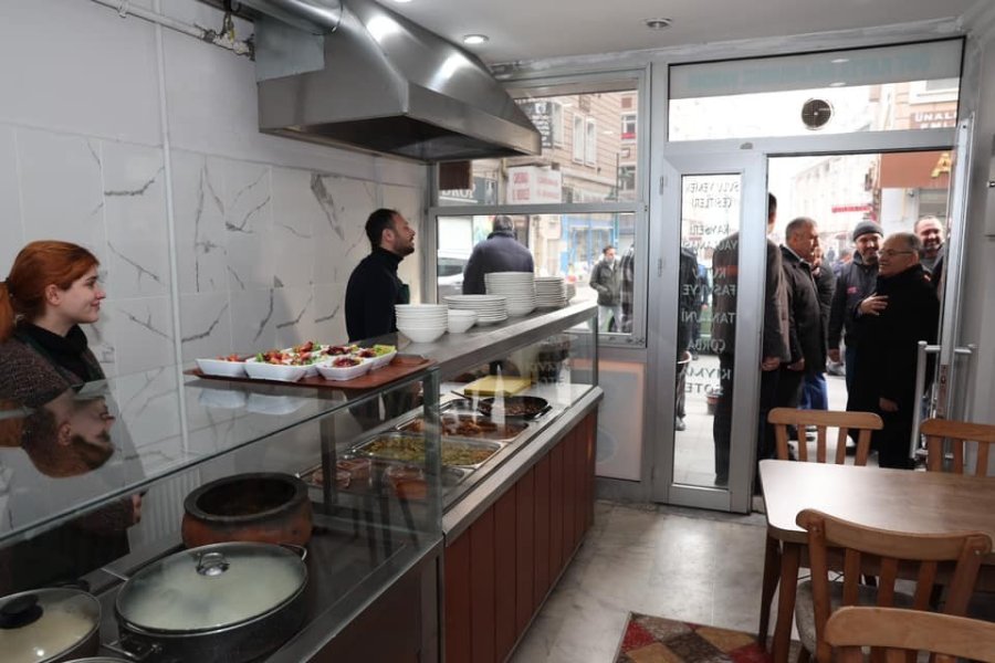 Başkan Büyükkılıç’tan Haftanın Son İş Gününde Esnaf Ziyareti