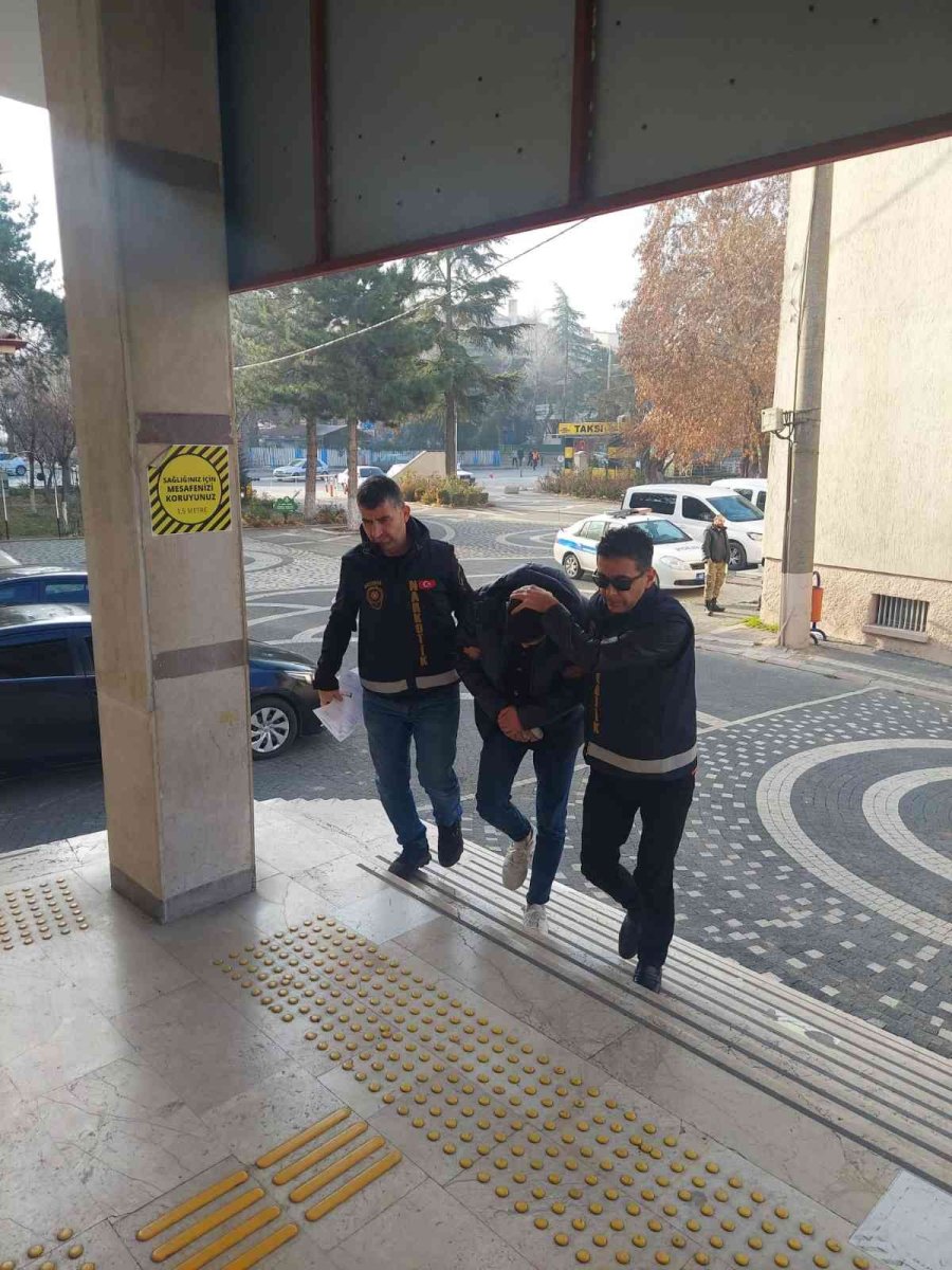 Konya’da 3 Bin 900 Adet Uyuşturucu Hap Ele Geçirildi