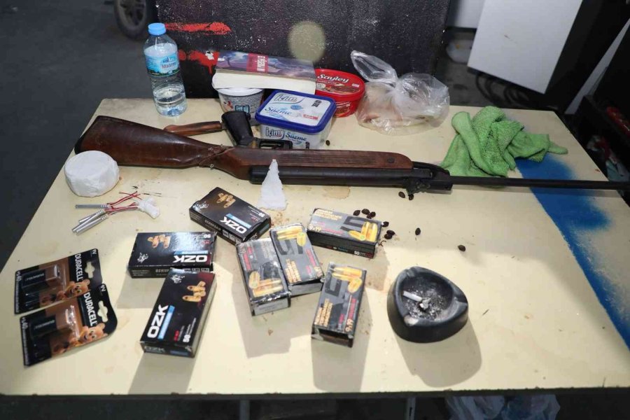 Mersin’deki Terör Operasyonunda 500 Gram Patlayıcı Ele Geçirildi