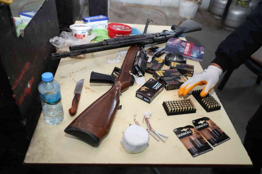 Mersin’deki Terör Operasyonunda 500 Gram Patlayıcı Ele Geçirildi