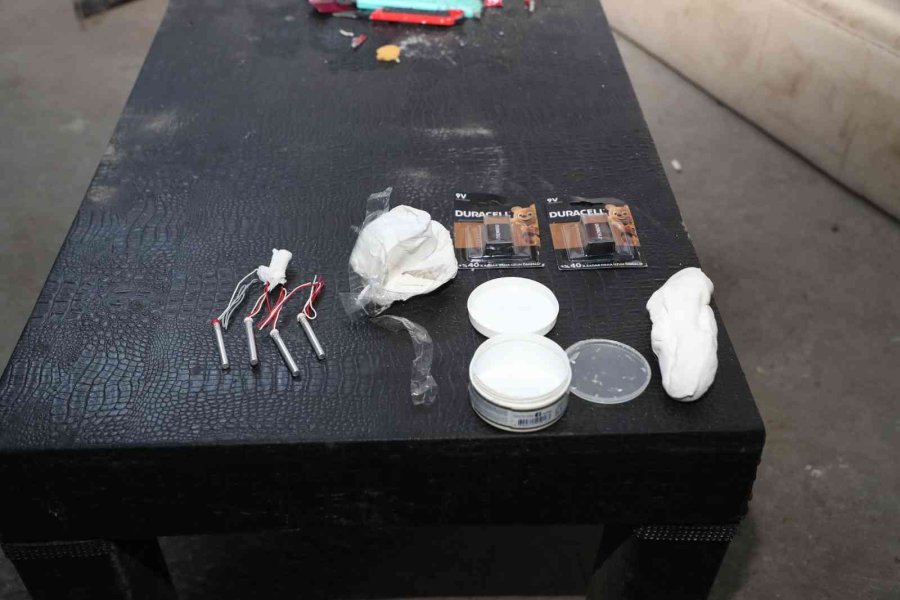 Mersin’deki Terör Operasyonunda 500 Gram Patlayıcı Ele Geçirildi