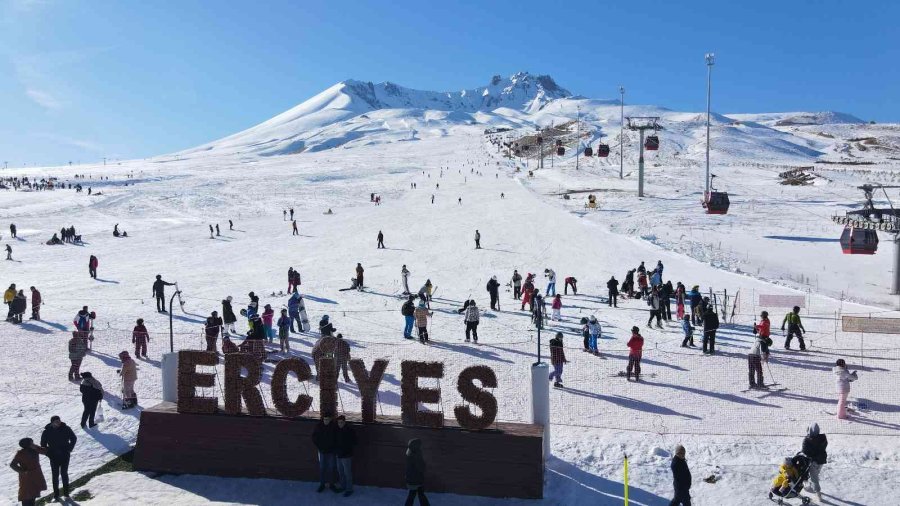 Erciyes 200 Bini Aşkın Turisti Ağırladı