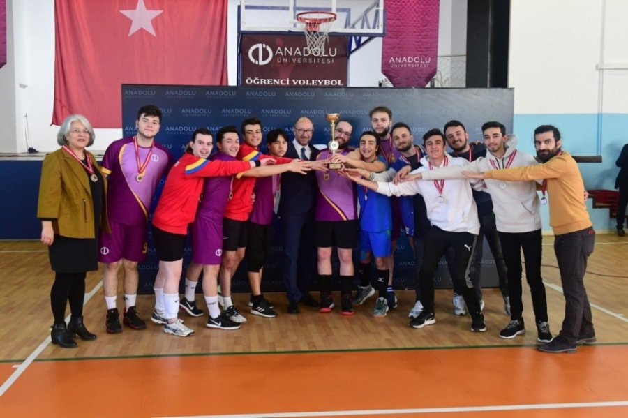 Öğrenci Voleybol Turnuvasında Şampiyonlar Belli Oldu