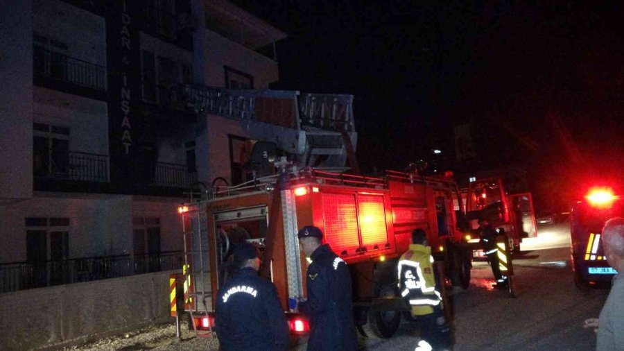 Ailevi Problem Yaşayan Şahıs, Oturduğu Evi Ateşe Verdi