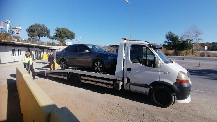 Gbt Kontrolünde Dili Sürçen Sürücünün Uyuşturucu Kullandığı Tespit Edildi