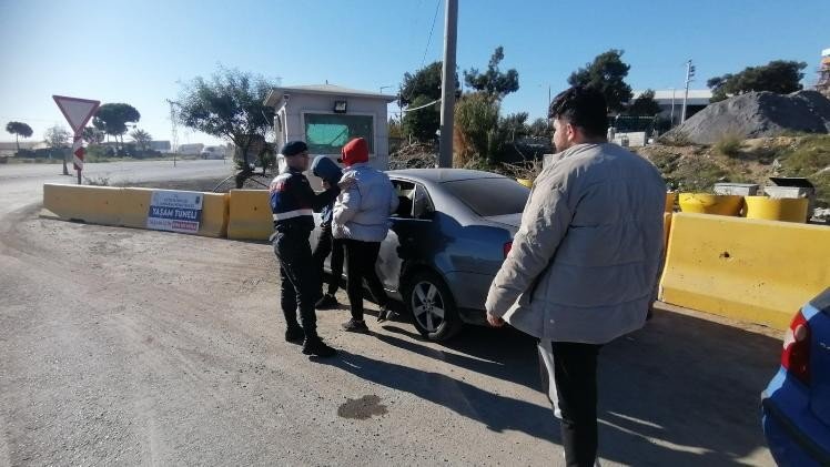 Gbt Kontrolünde Dili Sürçen Sürücünün Uyuşturucu Kullandığı Tespit Edildi