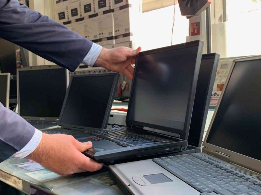30 Yıllık Laptoplar Farklı Sektörlerden Talep Görüyor