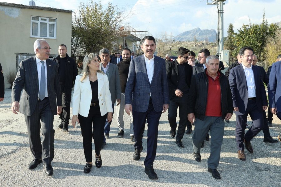 Bakan Kurum, Manavgat’ta Afetzedelerin Evine Konuk Oldu