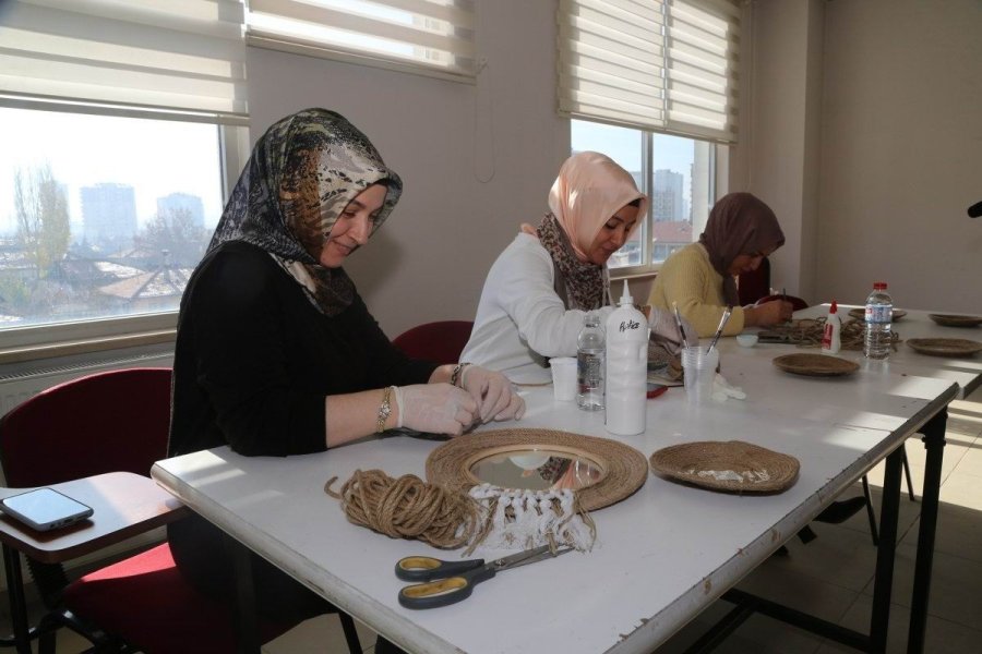 Melmek Kurslarına Kadınlardan Yoğun İlgi