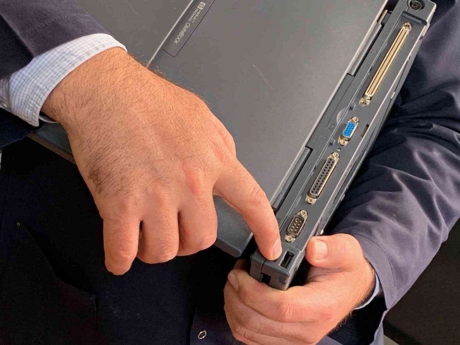 30 Yıllık Laptoplar Farklı Sektörlerden Talep Görüyor