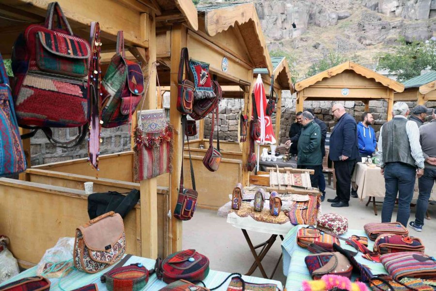 Yeni Yılın İlk Antika Pazarı