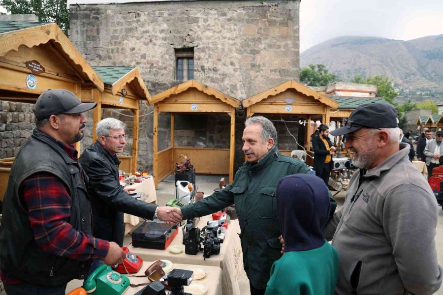 Yeni Yılın İlk Antika Pazarı