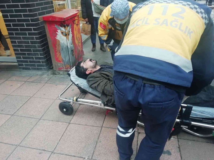 Epilepsi Krizi Geçiren Zihinsel Özürlü Kestanecinin Yardımına Koştular