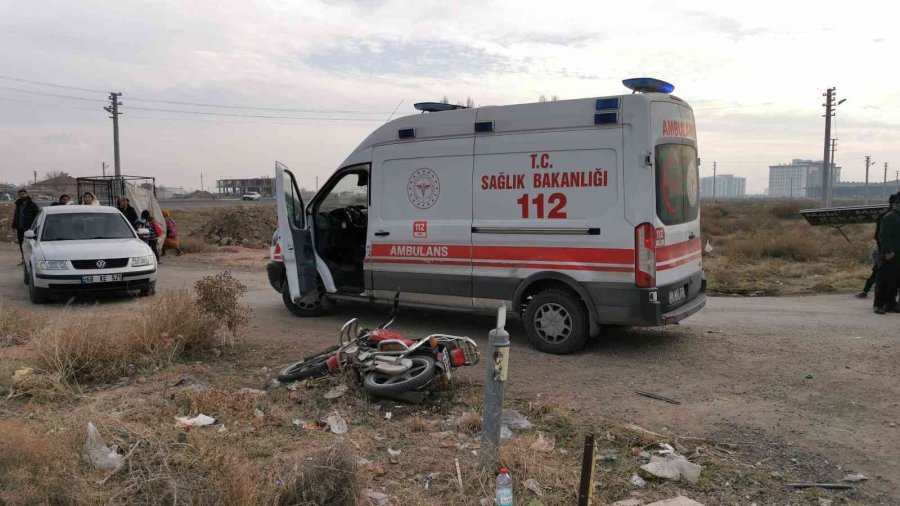 Aksaray’da Otomobil İle Motosiklet Çarpıştı: 2 Yaralı