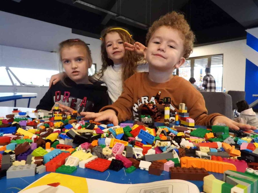 Bilim Merkezinin Rus Müdavimleri