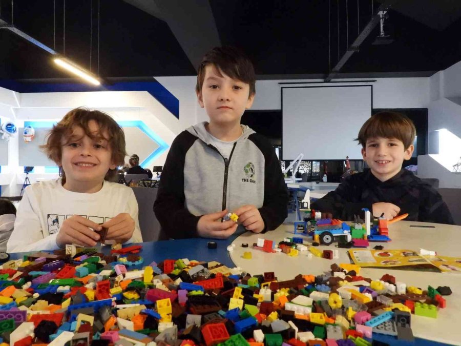 Bilim Merkezinin Rus Müdavimleri