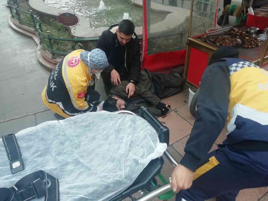 Epilepsi Krizi Geçiren Zihinsel Özürlü Kestanecinin Yardımına Koştular