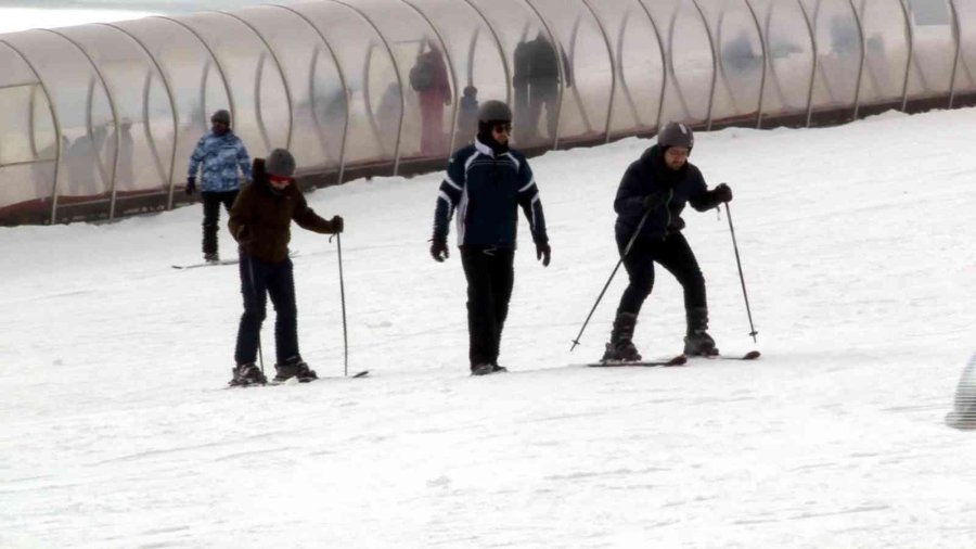 Erciyes Hafta Sonu Turist Akınına Uğradı