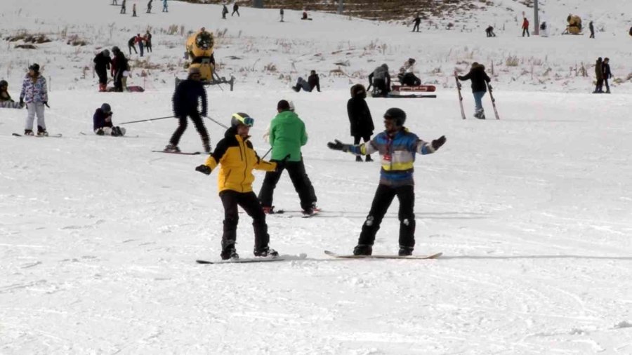 Erciyes Hafta Sonu Turist Akınına Uğradı