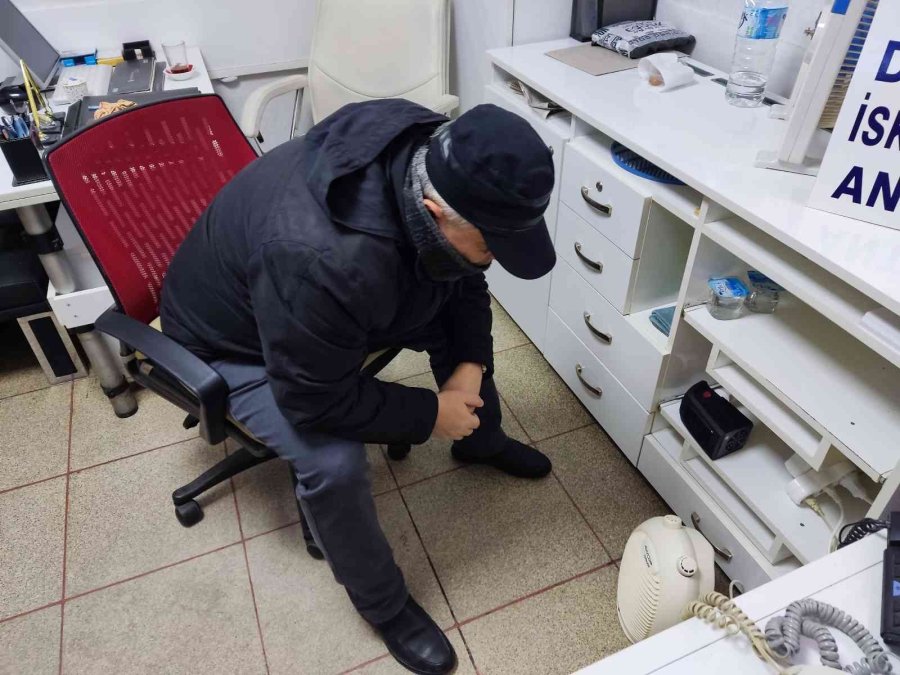 Eskişehir Terminali’nde ’sibirya’ Soğuğu, Çalışanlar Mont, Bere, Atkı Ve Eldiven Takıyor