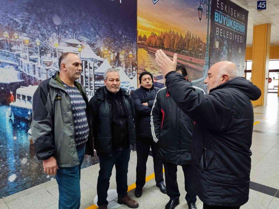 Eskişehir Terminali’nde ’sibirya’ Soğuğu, Çalışanlar Mont, Bere, Atkı Ve Eldiven Takıyor