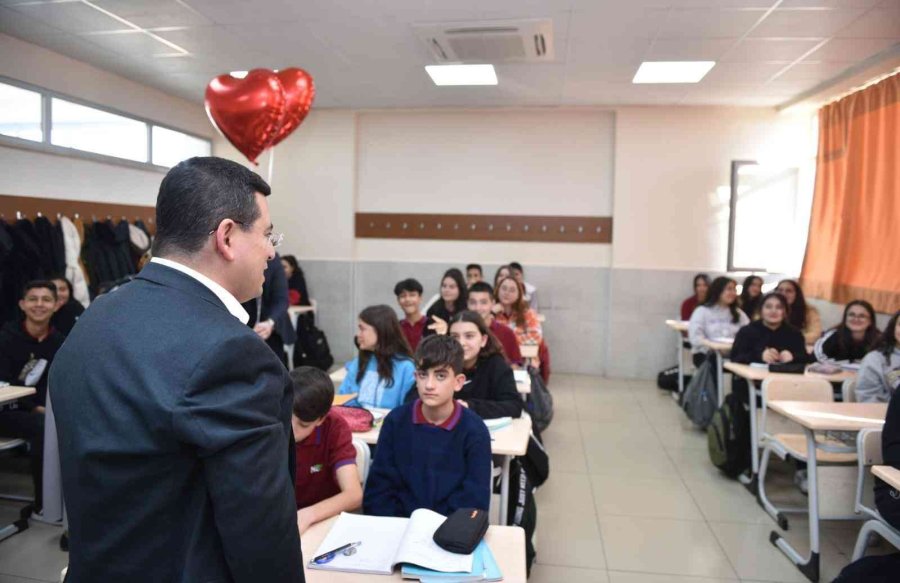 Başkan Tütüncü’den, Kendisi İle Tanışmak İsteyen Genç Kıza Doğum Günü Sürprizi