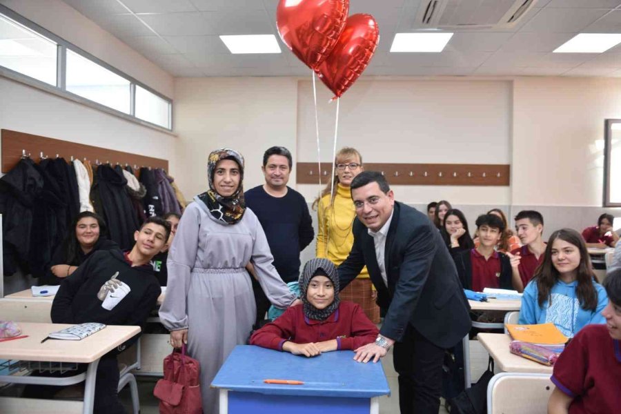 Başkan Tütüncü’den, Kendisi İle Tanışmak İsteyen Genç Kıza Doğum Günü Sürprizi
