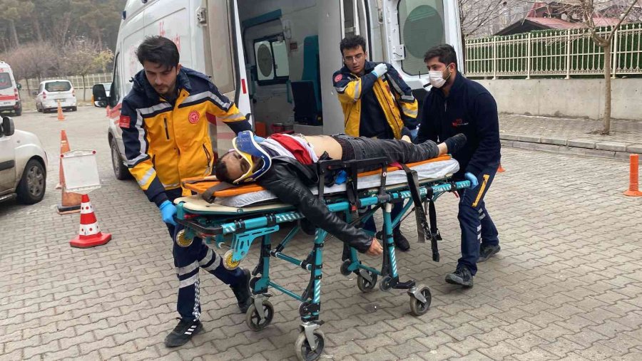 Baca Temizlemek İçin Çıktığı Çatıdan Düşen Kişi Hayatını Kaybetti