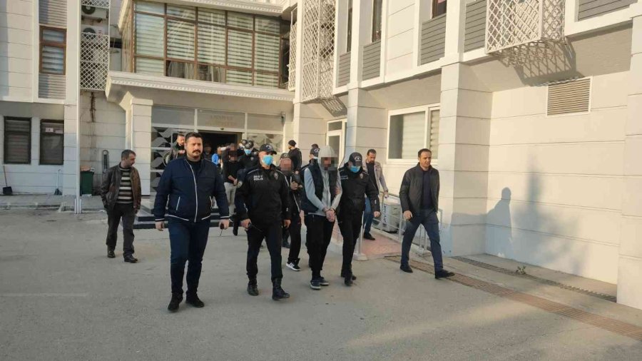 Mersin’de Çeşitli Suçlara Karışan 25 Kişi Adliyeye Sevk Edildi