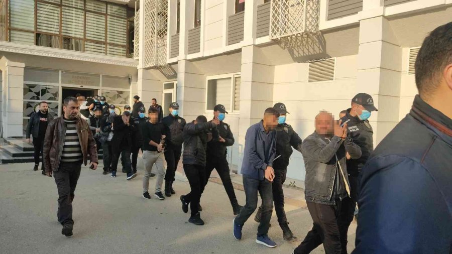 Mersin’de Çeşitli Suçlara Karışan 25 Kişi Adliyeye Sevk Edildi