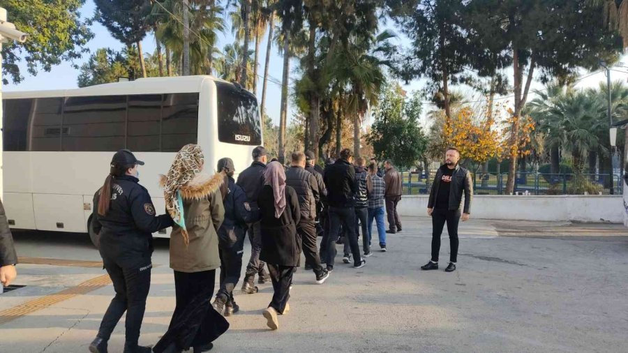 Mersin’de Çeşitli Suçlara Karışan 25 Kişi Adliyeye Sevk Edildi