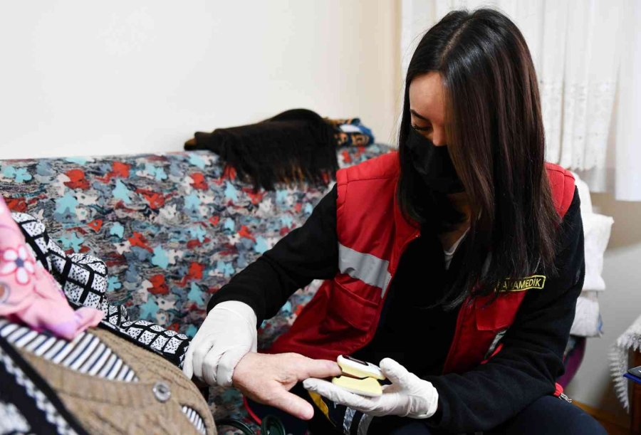 Tebev İle Yüzler Gülüyor