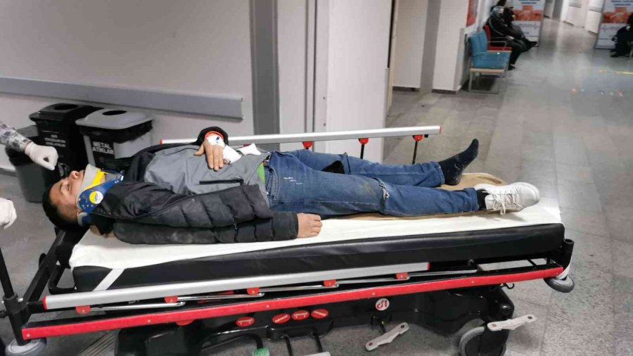 Aksaray’da Otomobil İle Motosiklet Çarpıştı: 2 Yaralı